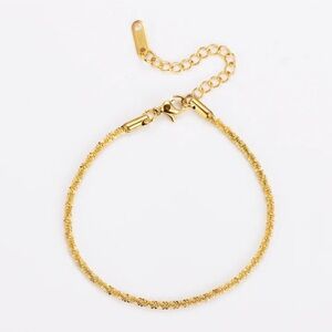 Elegant Gold Chain Bracelet